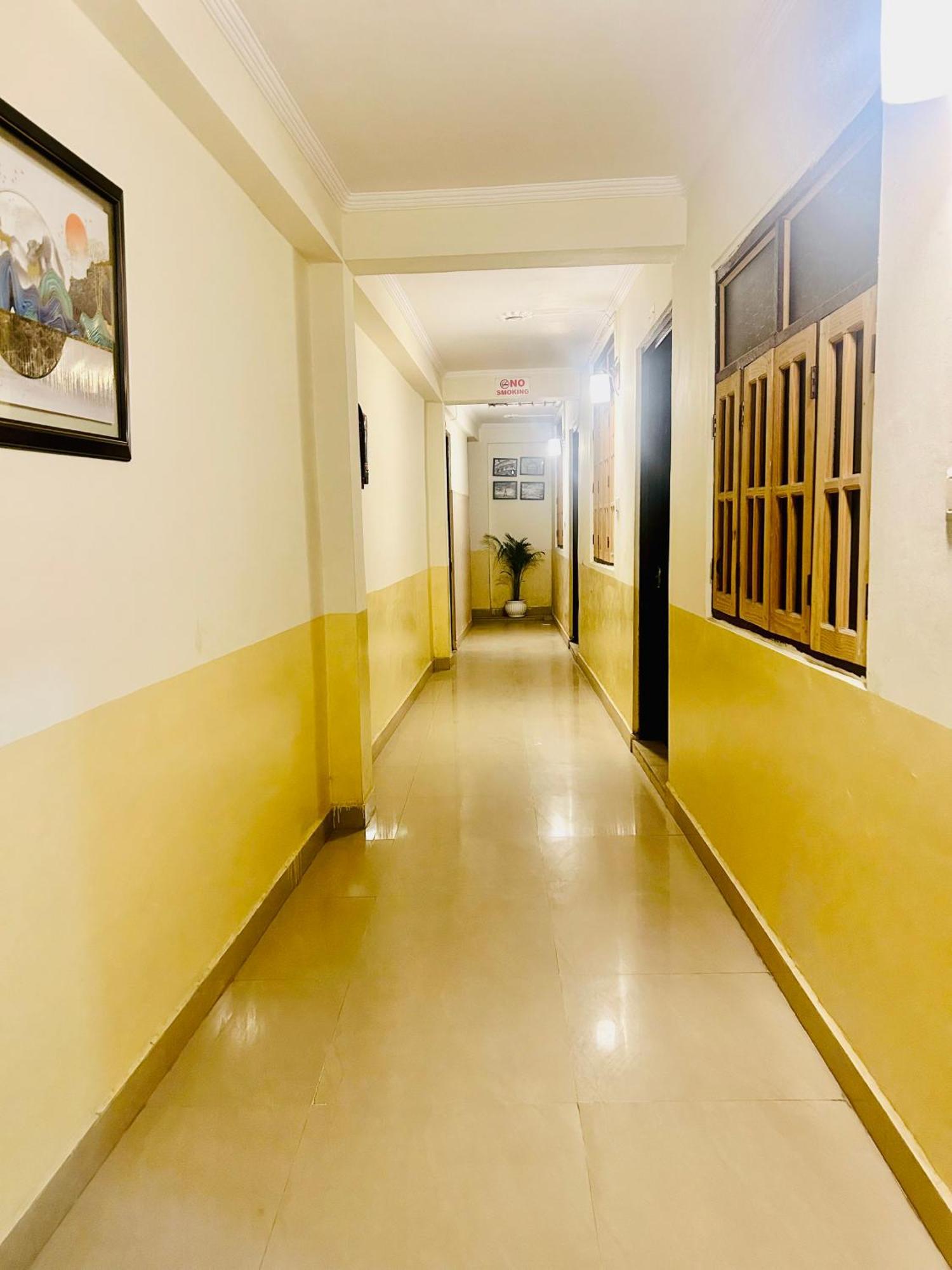 Sainik Hotel *
