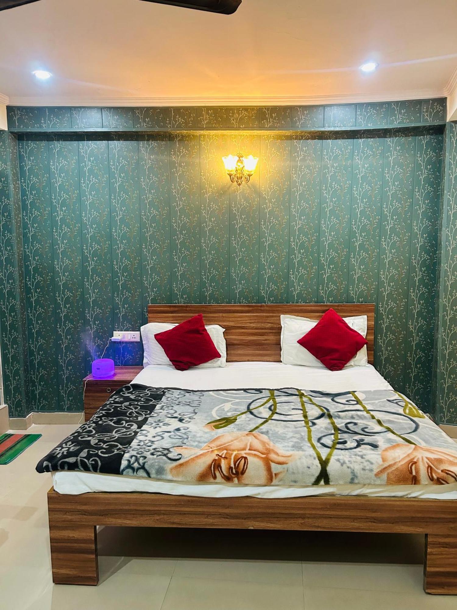 Sainik Hotel Lucknow